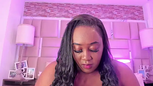 ShaniaBrownn online show from 03.17.26