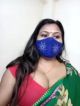 Snapshot of cutee__crazy chatting on 01.20.25 cutee  crazy online show from 01.20.25