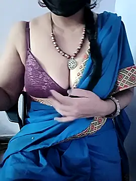 Snapshot of sangeetha4bide chatting on 12.14.25 sangeetha4bide online show from 12.14.25