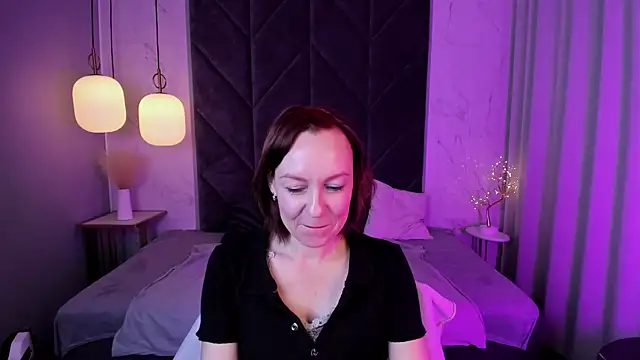 NikaGentle online show from 10.19.25