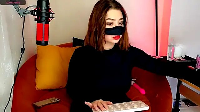  L0VE ME online show from 01.12.25