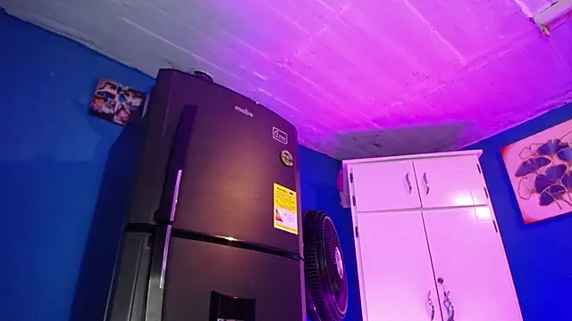 Snapshot of Lunahoney1 chatting on 09.18.25 Lunahoney1 online show from 09.18.25