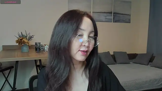 Snapshot of AvroraSakura chatting on 01.14.25 AvroraSakura online show from 01.14.25