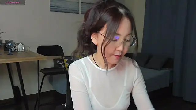 Snapshot of AvroraSakura chatting on 01.17.25 AvroraSakura online show from 01.17.25