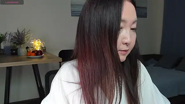 Snapshot of AvroraSakura chatting on 03.19.25 AvroraSakura online show from 03.19.25