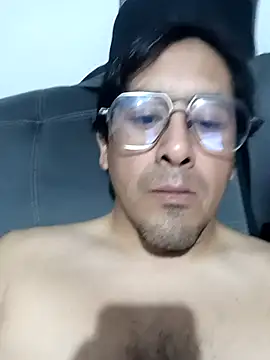 Snapshot of Yimicito chatting on 04.14.26 Yimicito online show from 04.14.26
