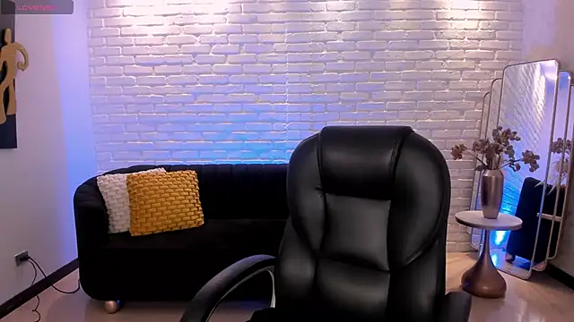 ToriCrossX online show from 03.06.25