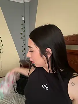 Snapshot of isabella_jade chatting on 10.21.25 isabella jade online show from 10.21.25