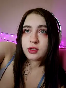 Snapshot of Yammy_Yumi chatting on 01.20.25 Yammy Yumi online show from 01.20.25