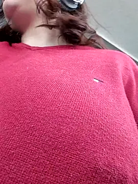 Snapshot of Yammy_Yumi chatting on 10.14.25 Yammy Yumi online show from 10.14.25