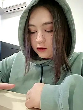 Yammy Yumi online show from 11.04.25