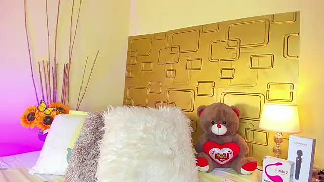 Julia Haye online show from 03.08.25