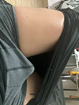 Snapshot of elvis0966 chatting on 12.30.24 elvis0966 online show from 12.30.24