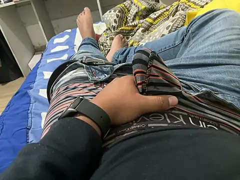 Snapshot of elvis0966 chatting on 03.22.25 elvis0966 online show from 03.22.25