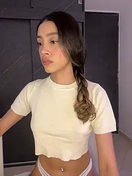 Snapshot of SelenaStone chatting on 12.16.24 SelenaStone online show from 12.16.24