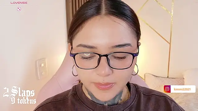 Snapshot of kim_blake chatting on 02.04.26 kim blake online show from 02.04.26