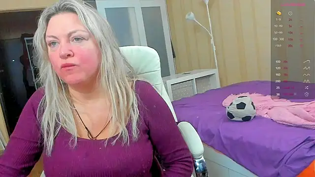 Snapshot of PamHardFuck chatting on 02.28.25 PamHardFuck online show from 02.28.25