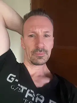 Snapshot of Jottard chatting on 04.10.26 Jottard online show from 04.10.26