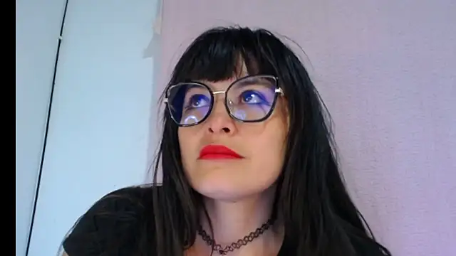 Alexandrasaenz online show from 11.06.25