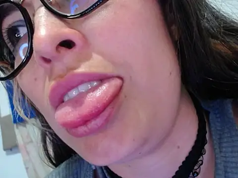 Snapshot of Alexandrasaenz chatting on 07.04.26 Alexandrasaenz online show from 07.04.26