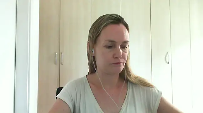 Snapshot of Annylove1 chatting on 01.20.25 Annylove1 online show from 01.20.25