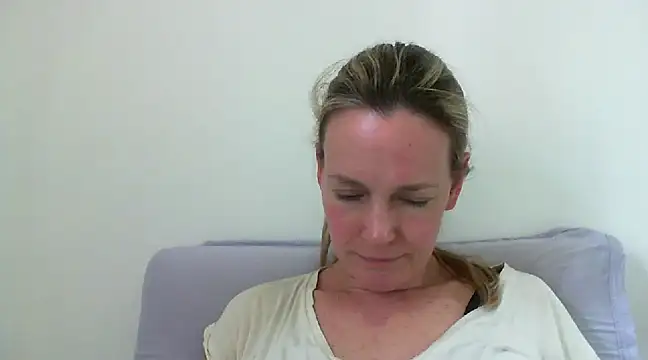 Snapshot of Annylove1 chatting on 01.20.25 Annylove1 online show from 01.20.25