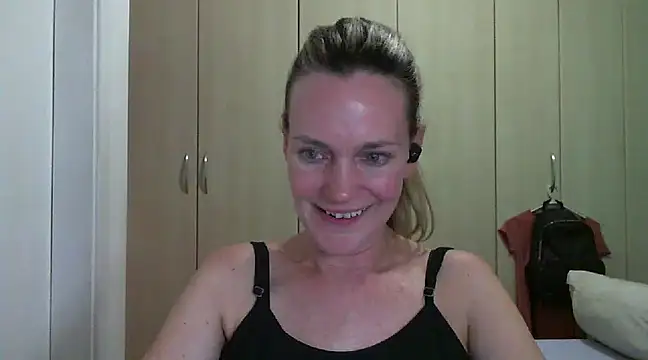 Snapshot of Annylove1 chatting on 01.21.25 Annylove1 online show from 01.21.25