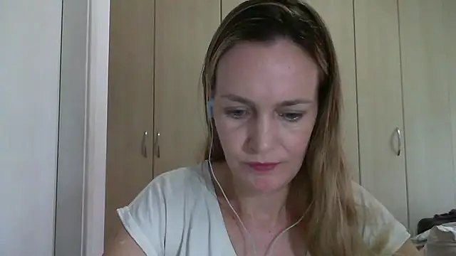 Snapshot of Annylove1 chatting on 01.30.25 Annylove1 online show from 01.30.25