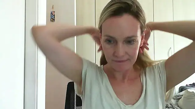 Snapshot of Annylove1 chatting on 01.30.25 Annylove1 online show from 01.30.25