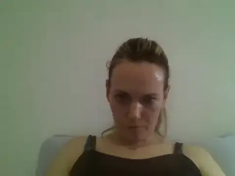 Snapshot of Annylove1 chatting on 01.31.25 Annylove1 online show from 01.31.25