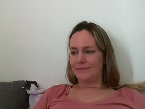Snapshot of Annylove1 chatting on 02.12.25 Annylove1 online show from 02.12.25