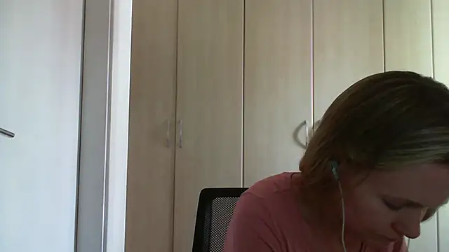Snapshot of Annylove1 chatting on 02.12.25 Annylove1 online show from 02.12.25