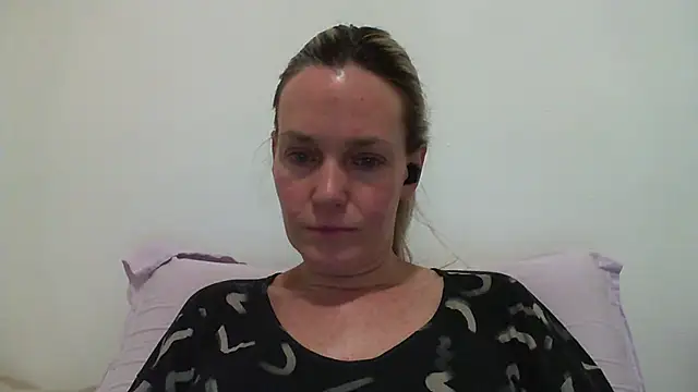 Snapshot of Annylove1 chatting on 02.16.25 Annylove1 online show from 02.16.25