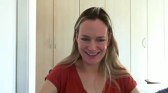Snapshot of Annylove1 chatting on 02.19.25 Annylove1 online show from 02.19.25