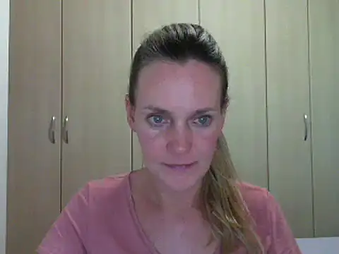 Snapshot of Annylove1 chatting on 02.26.25 Annylove1 online show from 02.26.25
