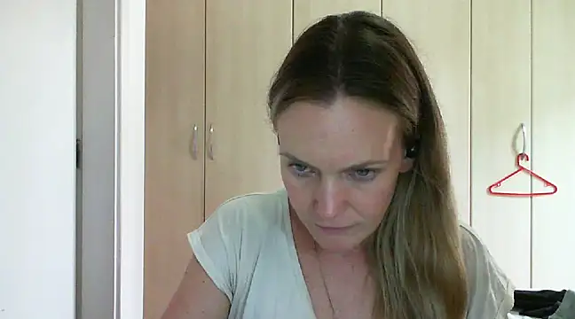 Snapshot of Annylove1 chatting on 03.18.25 Annylove1 online show from 03.18.25
