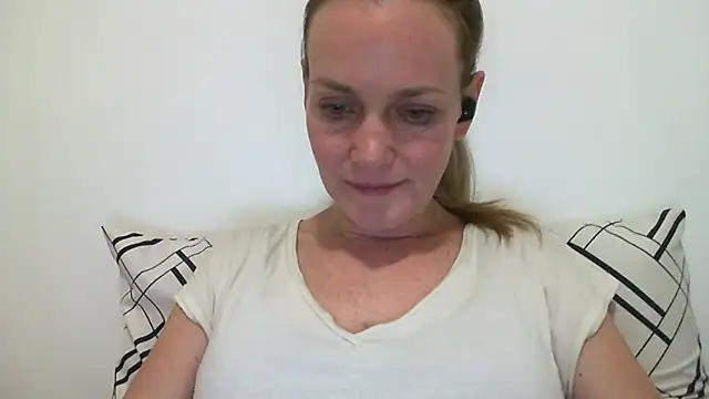 Snapshot of Annylove1 chatting on 03.20.25 Annylove1 online show from 03.20.25