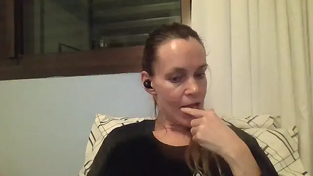 Snapshot of Annylove1 chatting on 09.13.25 Annylove1 online show from 09.13.25
