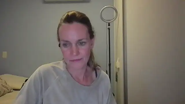 Annylove1 online show from 11.27.25