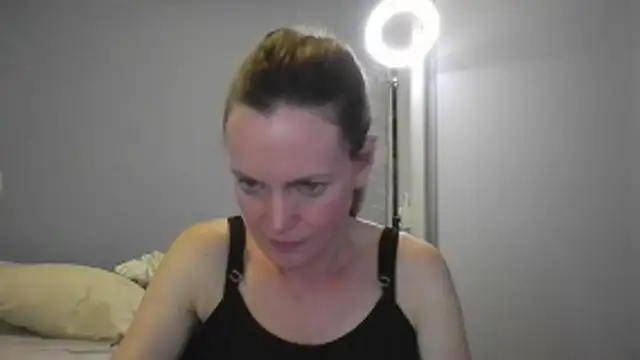 Annylove1 online show from 12.15.25