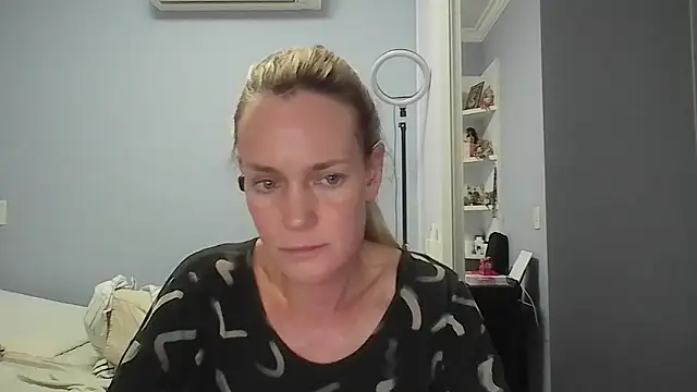 Snapshot of Annylove1 chatting on 02.01.26 Annylove1 online show from 02.01.26