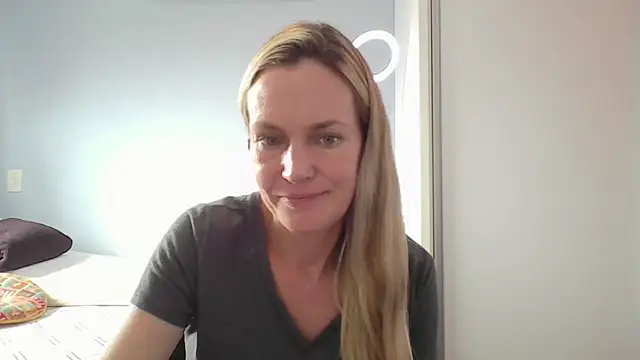 Snapshot of Annylove1 chatting on 02.04.26 Annylove1 online show from 02.04.26