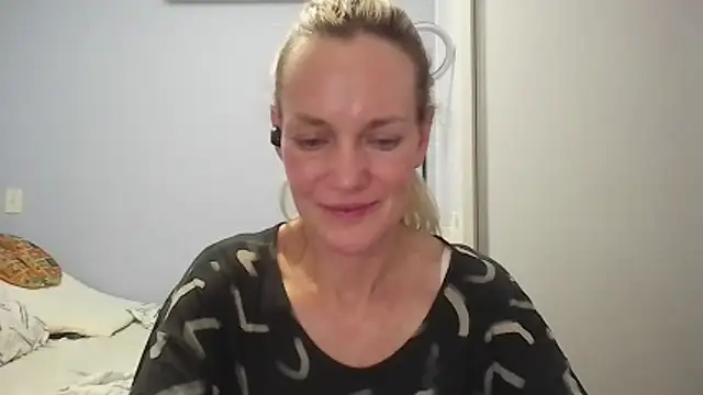 Snapshot of Annylove1 chatting on 02.06.26 Annylove1 online show from 02.06.26