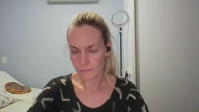 Snapshot of Annylove1 chatting on 02.08.26 Annylove1 online show from 02.08.26