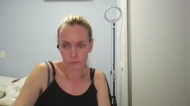 Snapshot of Annylove1 chatting on 02.15.26 Annylove1 online show from 02.15.26