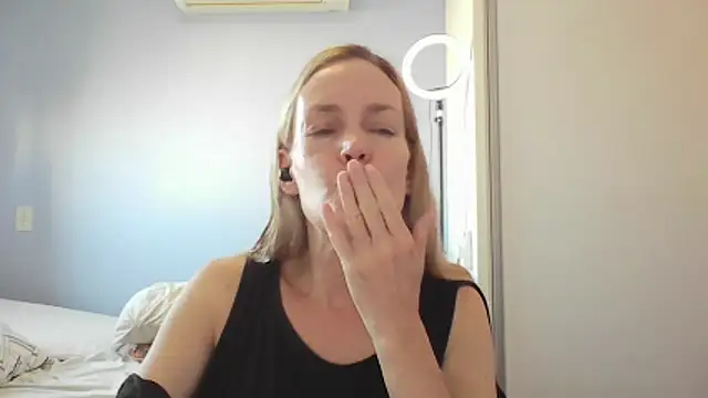 Snapshot of Annylove1 chatting on 02.17.26 Annylove1 online show from 02.17.26