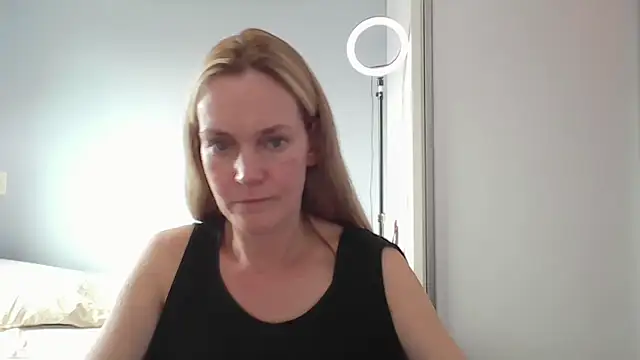 Snapshot of Annylove1 chatting on 02.18.26 Annylove1 online show from 02.18.26