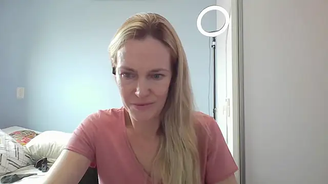 Snapshot of Annylove1 chatting on 02.25.26 Annylove1 online show from 02.25.26