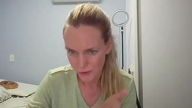 Snapshot of Annylove1 chatting on 02.28.26 Annylove1 online show from 02.28.26