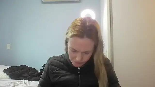 Snapshot of Annylove1 chatting on 06.25.26 Annylove1 online show from 06.25.26